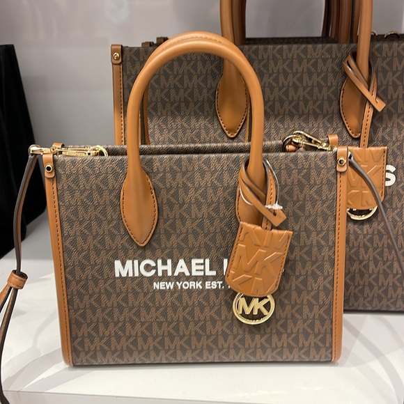 MICHAEL KORS
Mirella Small Logo Crossbody Bag
Brown 
NWT - Picture 1 of 16